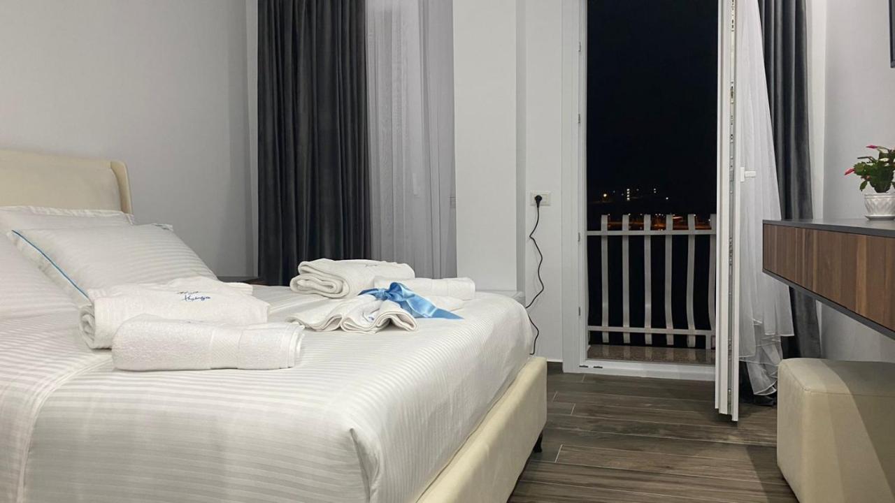 Bujtina Xhabakja Hotel Belsh ภายนอก รูปภาพ