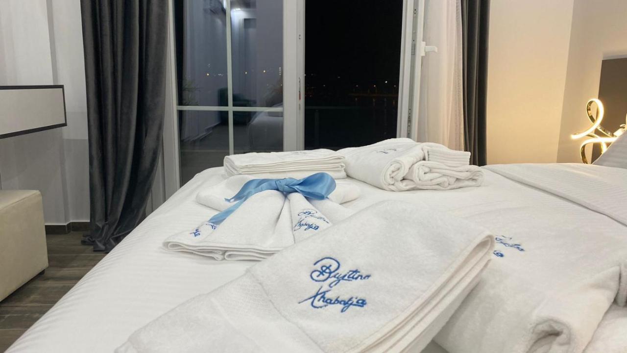 Bujtina Xhabakja Hotel Belsh ภายนอก รูปภาพ