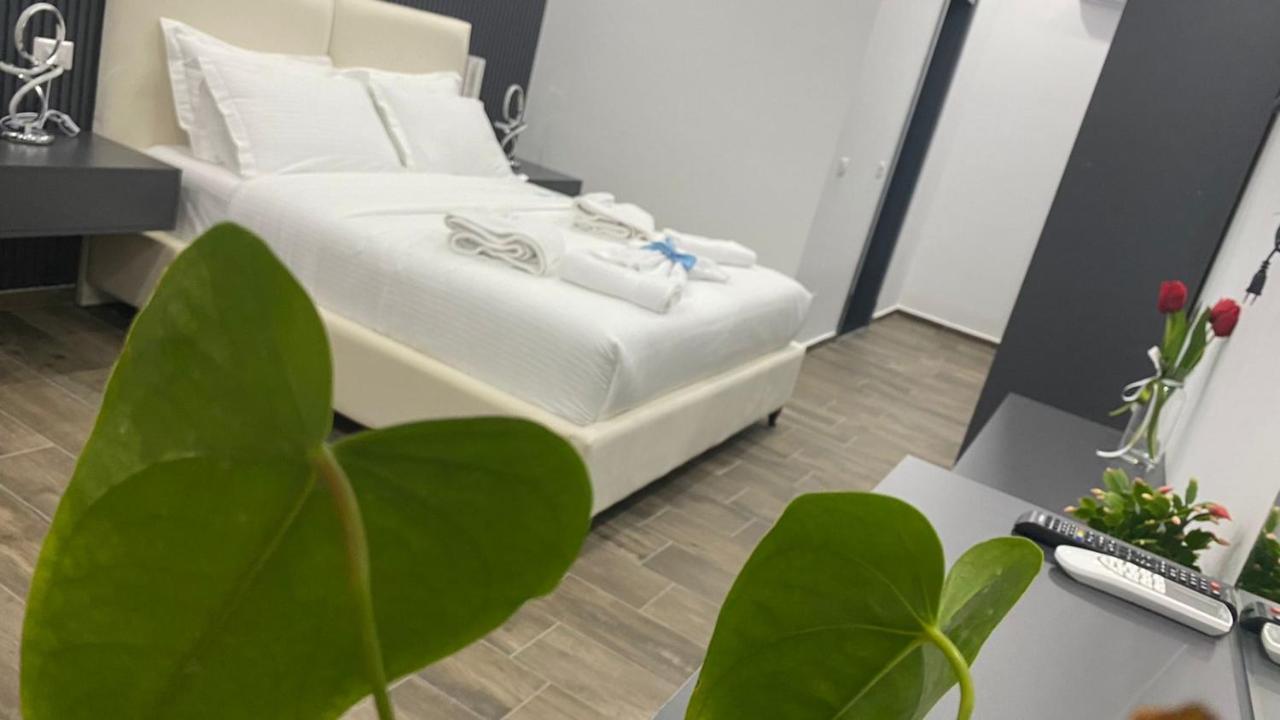 Bujtina Xhabakja Hotel Belsh ภายนอก รูปภาพ
